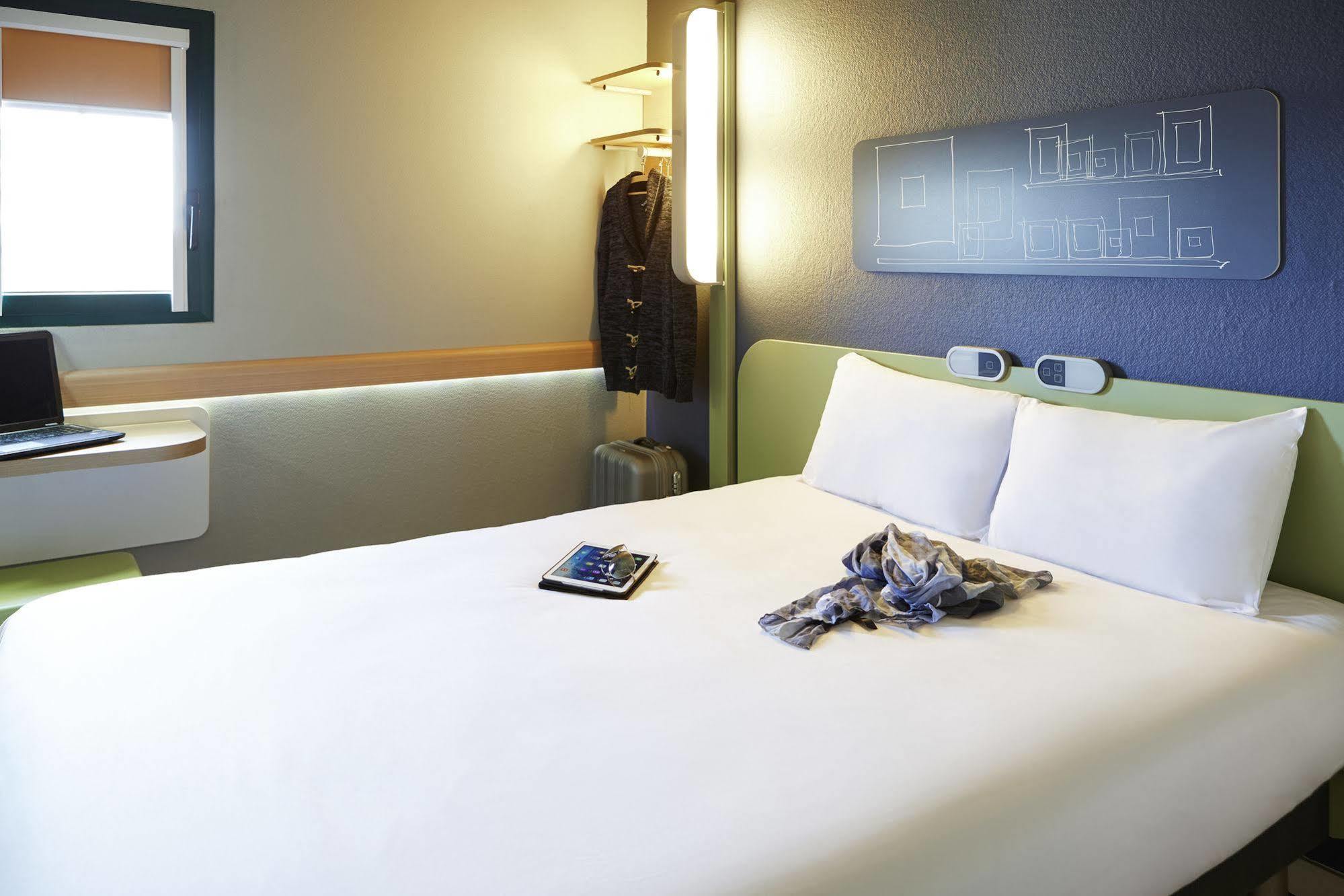 Ibis Budget Cergy St Christophe Exterior foto